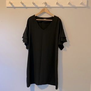 Ruffle sleeves dress in black